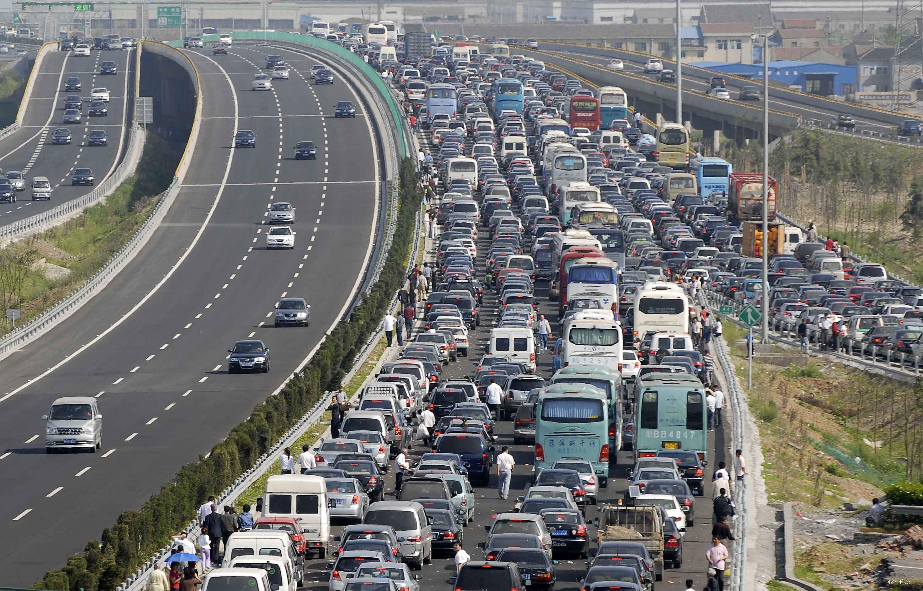 深圳律师公安部交管局：全国道路交通流量有所下降但仍处高位运行