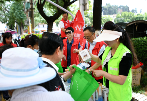 深圳律师昆明市司法局开展禁毒宣传进社区活动提升居民防毒拒毒“免疫力”